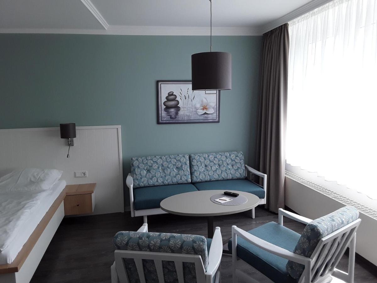 Mingers Hotel Neuharlingersiel Esterno foto