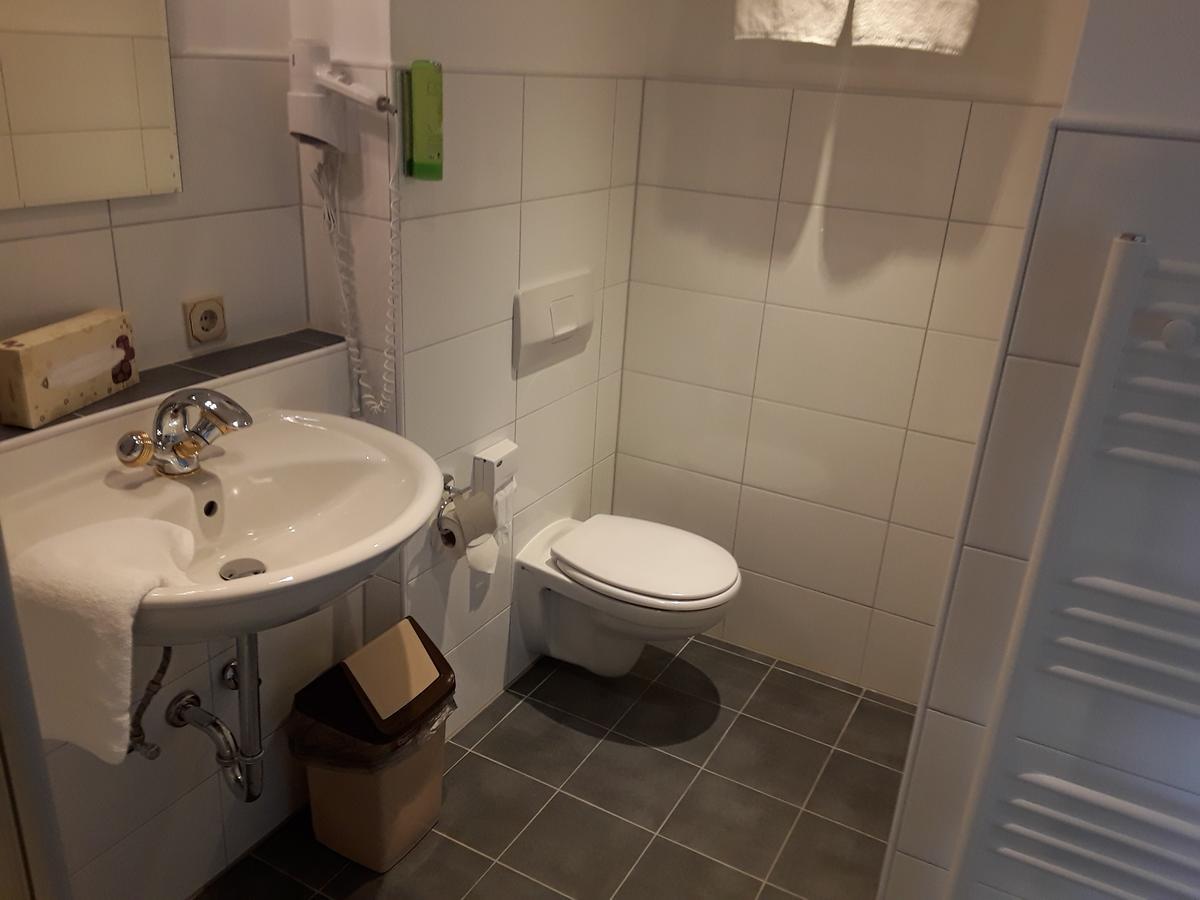 Mingers Hotel Neuharlingersiel Esterno foto