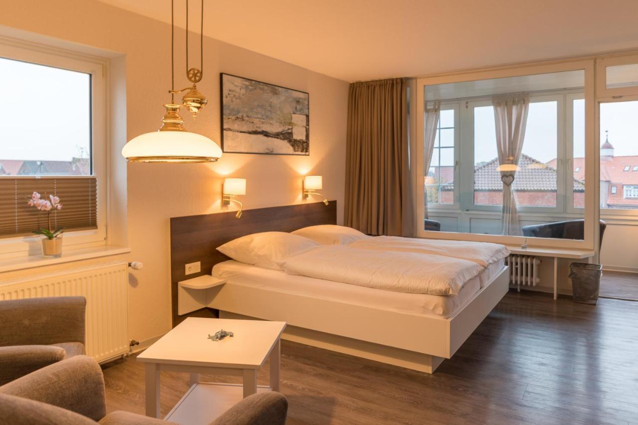 Mingers Hotel Neuharlingersiel Esterno foto